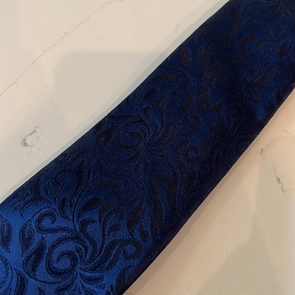 Steve Harvey Celebrity Edition Tie - Picture 3 of 5